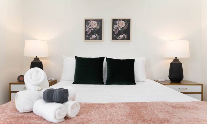 Jacksonville Beach House | Be A Nomad | New Listing l 2br 3 blks to beach - C