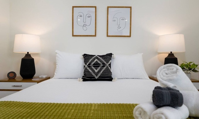 Jacksonville Beach House | Be A Nomad | New Listing l 2br 3 blks to beach - D