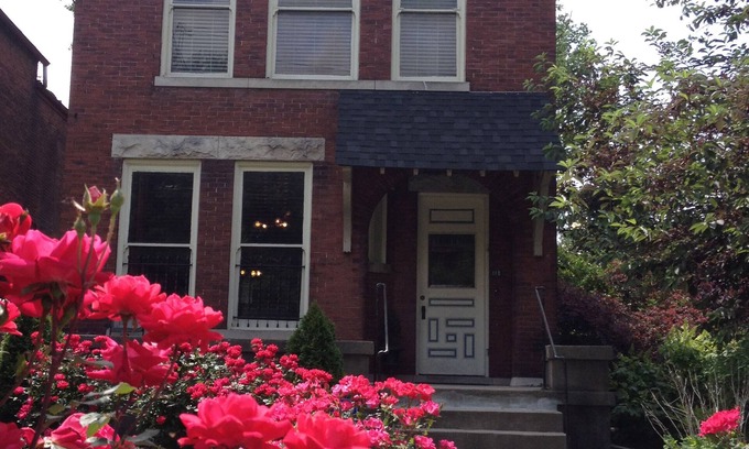 Old Louisville House | Be together. Spend less. Be a local.