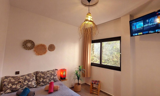Agadir Bed & Breakfast | 🏖 🏊♂️Beach 500 meter🚶♂️🏠 bedroom private entrance Bathroom WiFi SmartTV 🖥