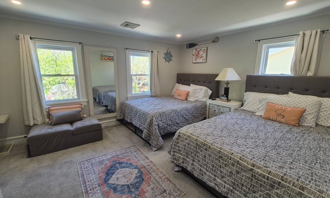 Ventnor City House | Beach -AC water park, shows, sports/nBerry Sweet High Sea Escape