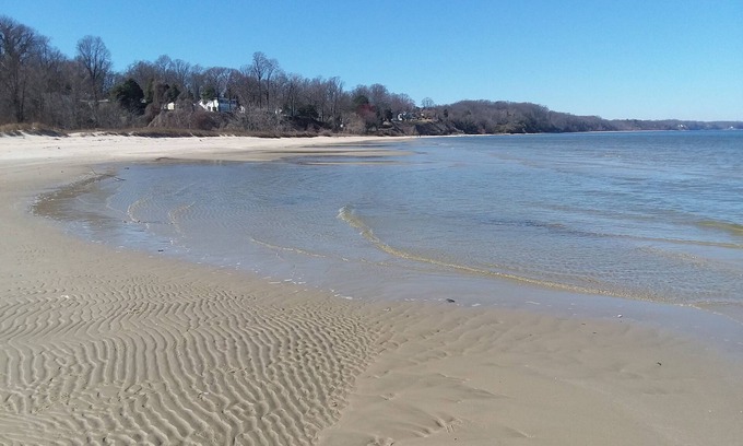 Calvert Beach-Long Beach House | Beach Access Cozy Cedar Cottage & Autumn Getaway
