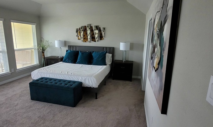 La Porte House | Beach Adjacent Modern 3 Bedroom 3 bath home with King & Queen beds