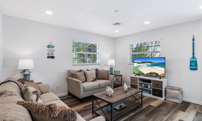 Fort Myers Beach House | Beach and Boaters' Delight!
