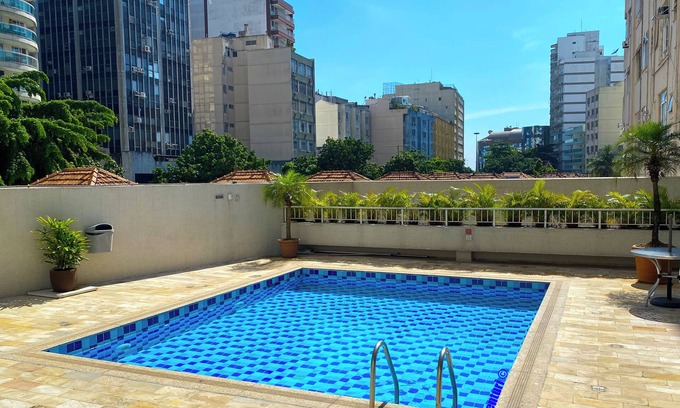 Zona Sul Apartment | Beach apartment with pool, gym and AC - great location