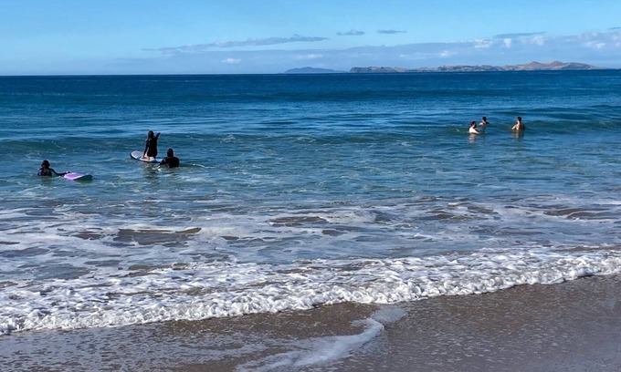 Kuaotunu Cottage | "Beach Baby" Cottage is a 3 min flat walk to the long sandy beach. Fab swimming