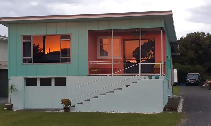 Bowentown House | Beach Belle, 1960’s Bach
