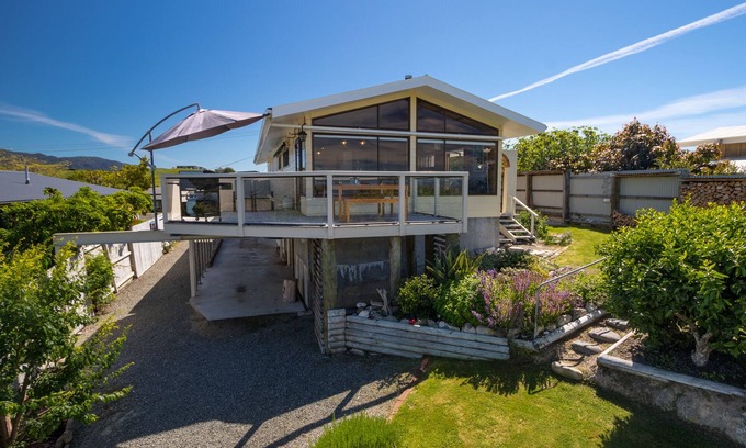 Kaiteriteri House | Beach, Bike, Boat, play