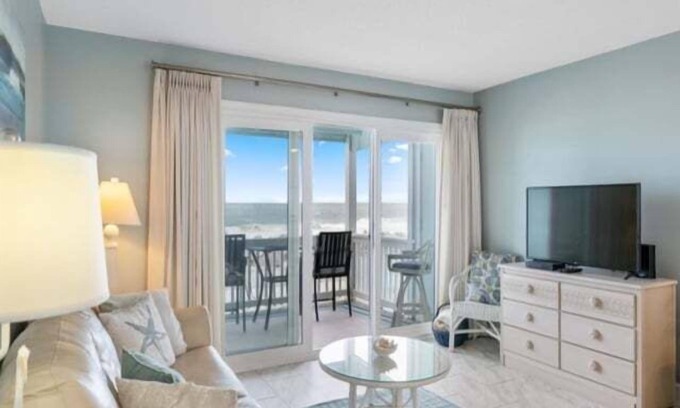 North Carolina Coast Villa | Beach Bliss (1-Bedroom Villa) by RedAwning