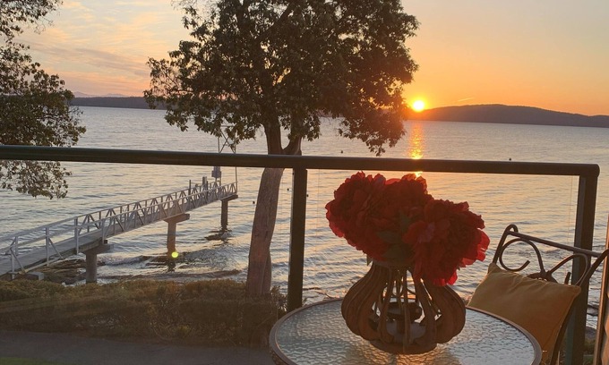 Yellow Point Condo | Beach Bliss oceanfront king studio. Balcony, pool, hot tub, dock. Avail Sept7-27