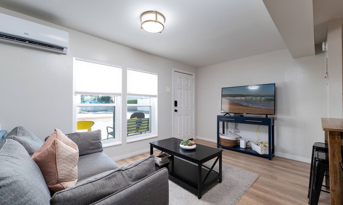 Jacksonville Beach Apartment | Beach Bliss III | 100yds to beach
