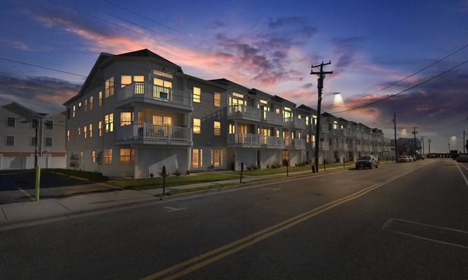 Cape May - Wildwood Condo | Beach Block - steps away from Beach and Boardwalk