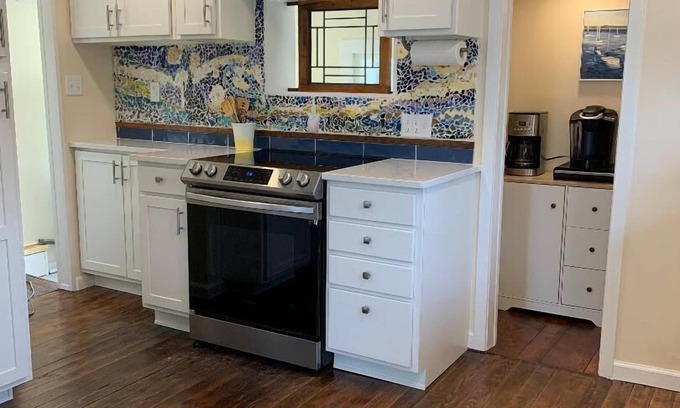 Beachwood-Bluffton House | Beach Bungalow in Historic Bluffton between the lakes