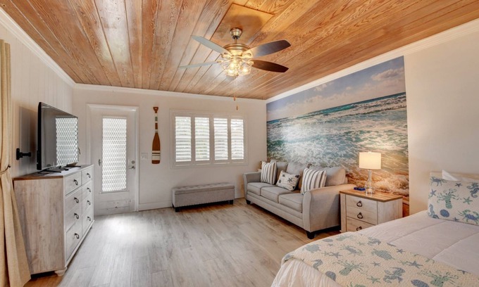 Delray Beach Condo | Beach Bungalow