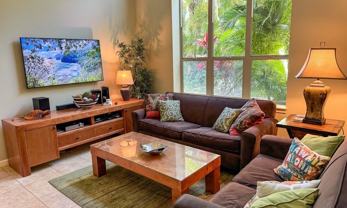 Kamuela House | Beach Club pass included! Fairways at Mauna Lani: Deluxe Island Getaway