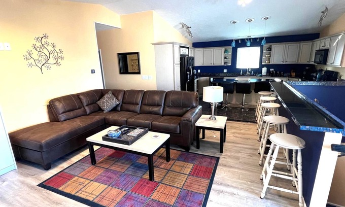 Huron Condo | Beach Community Cottage - 3 bdrm/2bath
