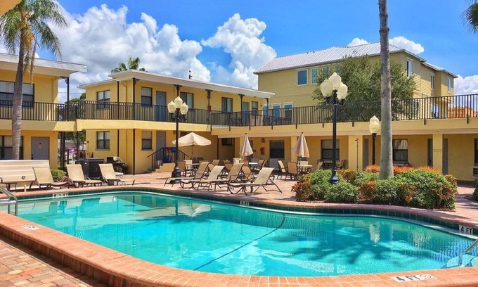 Redington Beach Condo | Beach Condo, Heated Pool, Free Parking, 2 Minute Walk to Ocean