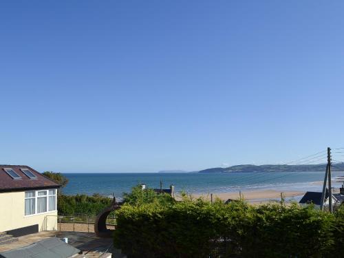 Benllech House | Beach Cottage