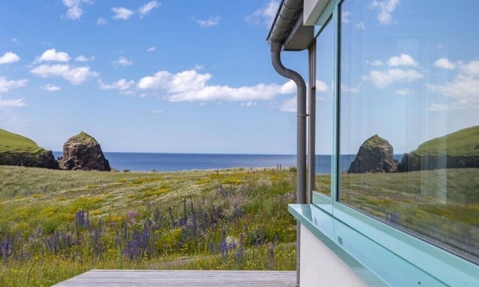 Arnol Cottage | BEACH COTTAGE, romantic, luxury holiday cottage in Dalbeg