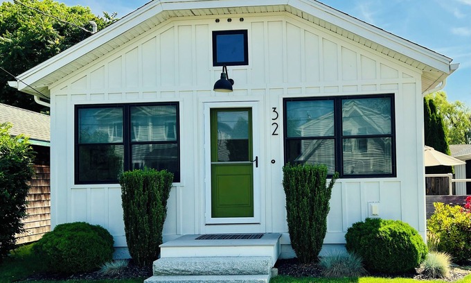 Easton's Point Cottage | BEACH COTTAGE walking distance to beaches, dining & shops!