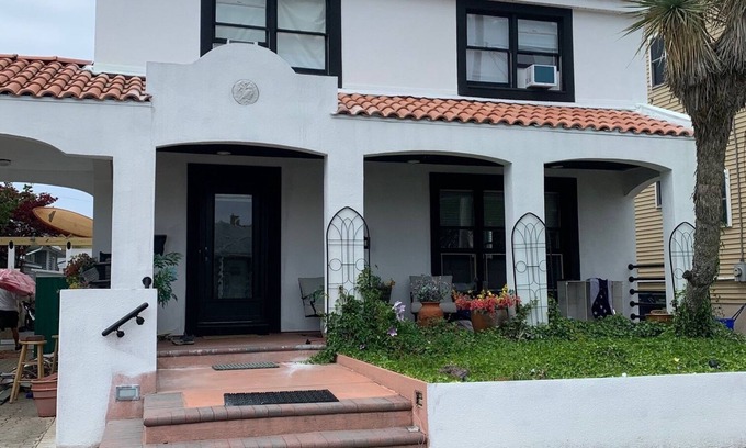 Margate City House | beach days and ocean breezy nights - quick walk to the beach