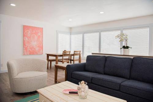 Seaside House | Beach Escape, 2 Blocks Away, Sleeps 6