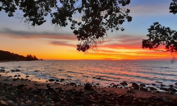 Ngarimu Bay House | Beach Front Bach - Thornton Bay