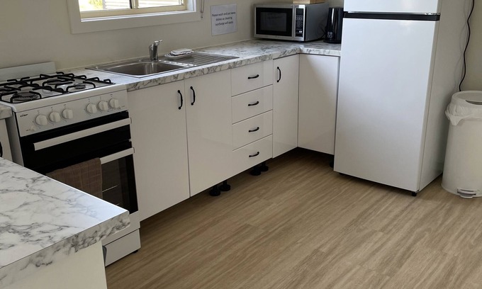 Allestree Cabin | Beach Front Cabin 1 - Two Bedroom Self Contained