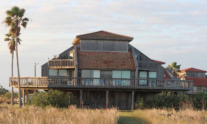 Matagorda Condo | BEACH FRONT Condo with pool access - Matagorda Dunes #42