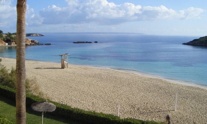 Portals Nous Apartment | Beach front apartment Puerto Portals