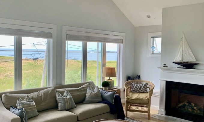 Newburyport House | Beach Front Getaway