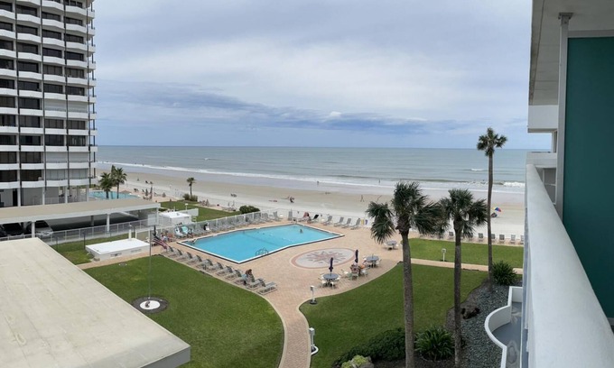 Ortona Park Condo | Beach front home away from home