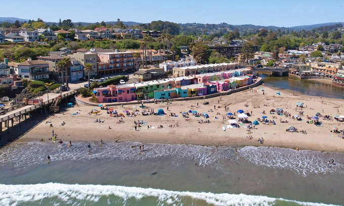 Capitola Condo | BEACH FRONT LUXURY VENETIAN - 2 Jacuzzi Tubs - 2 Parking Passes - BBQ