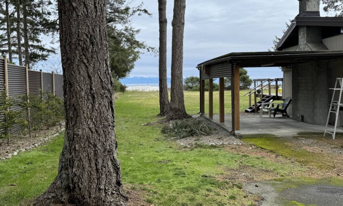 Black Creek Cabin | Beach front property on Saratoga Beach, cabin with ocean view.