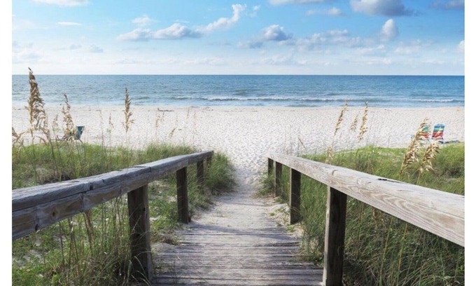 St. George Island Villa | Beach Front sleeps 6 SPRING SUMMER WEEKLY ONLY!SATURDAY to SATURDAY ONLY PLEASE