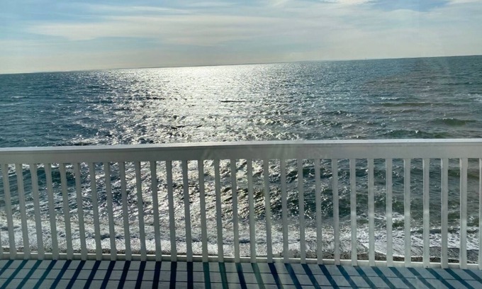 Milford House | Beach Front