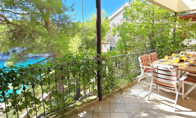 Cove Osibova (Milna) Villa | Beach Front Villa, Private Garden, In Quiet Bay, With Boat Mooring