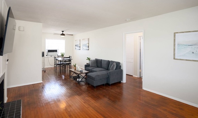 Del Mar Apartment | Beach FUNgalow *️ 1/1 Apartment* Beach LIFE* Attractions Galore!