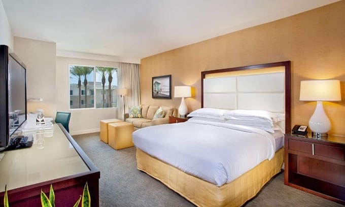 Carlsbad Hotel | Beach Getaway in Carlsbad! Ocean View, Outdoor Pool, Pet-friendly, Parking!