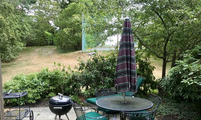 Tisbury Cottage | Beach Guest House