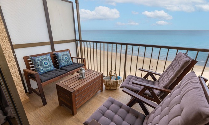 El Moncayo Apartment | Beach Haven by Fidalsa