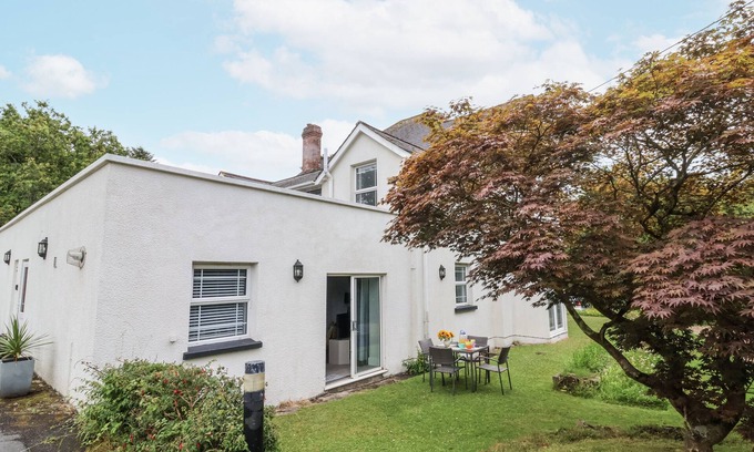 Westward Ho Cottage | BEACH HIDEAWAY, family friendly, with a garden in Westward Ho!