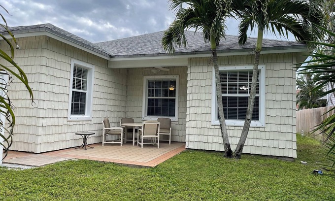 Aquarina House | BEACH HOME ONE BLOCK FROM THE OCEAN