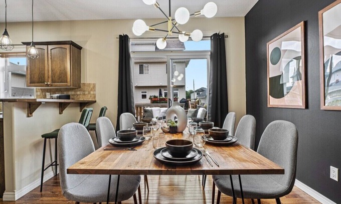 Sylvan Lake House | "Beach House" 4 Bdrm, 1 min walk to the beach!