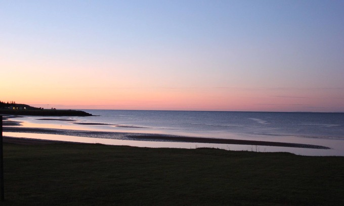 Canoe Cove Cottage | BEACH HOUSE