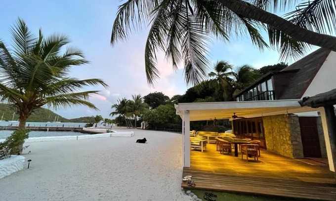 Lance aux Epines Villa | Beach House