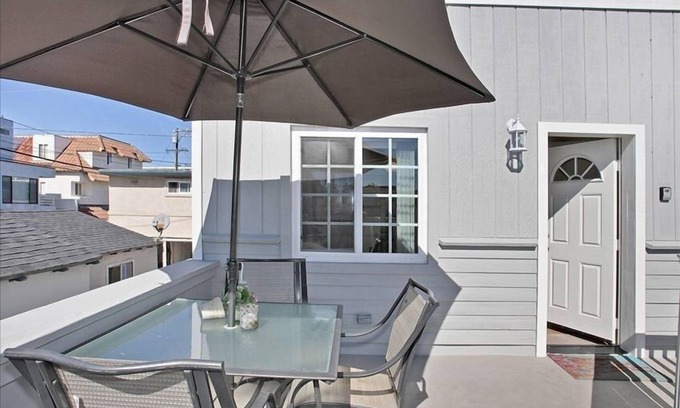 South Mission Beach House | Beach House in Sunny South Mission Beach - Dover Ct.
