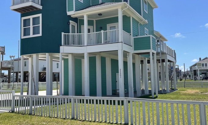Terramar Beach House | Beach house in West End Galveston