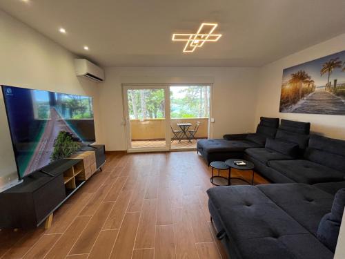 Silo House | Beach House Oliveglia (duplex house - 1st row to the sea)