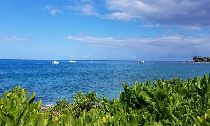 Makaha House | BEACH HOUSE on Scenic Makaha Beach with Free High Speed WIFI and Onsite Parking